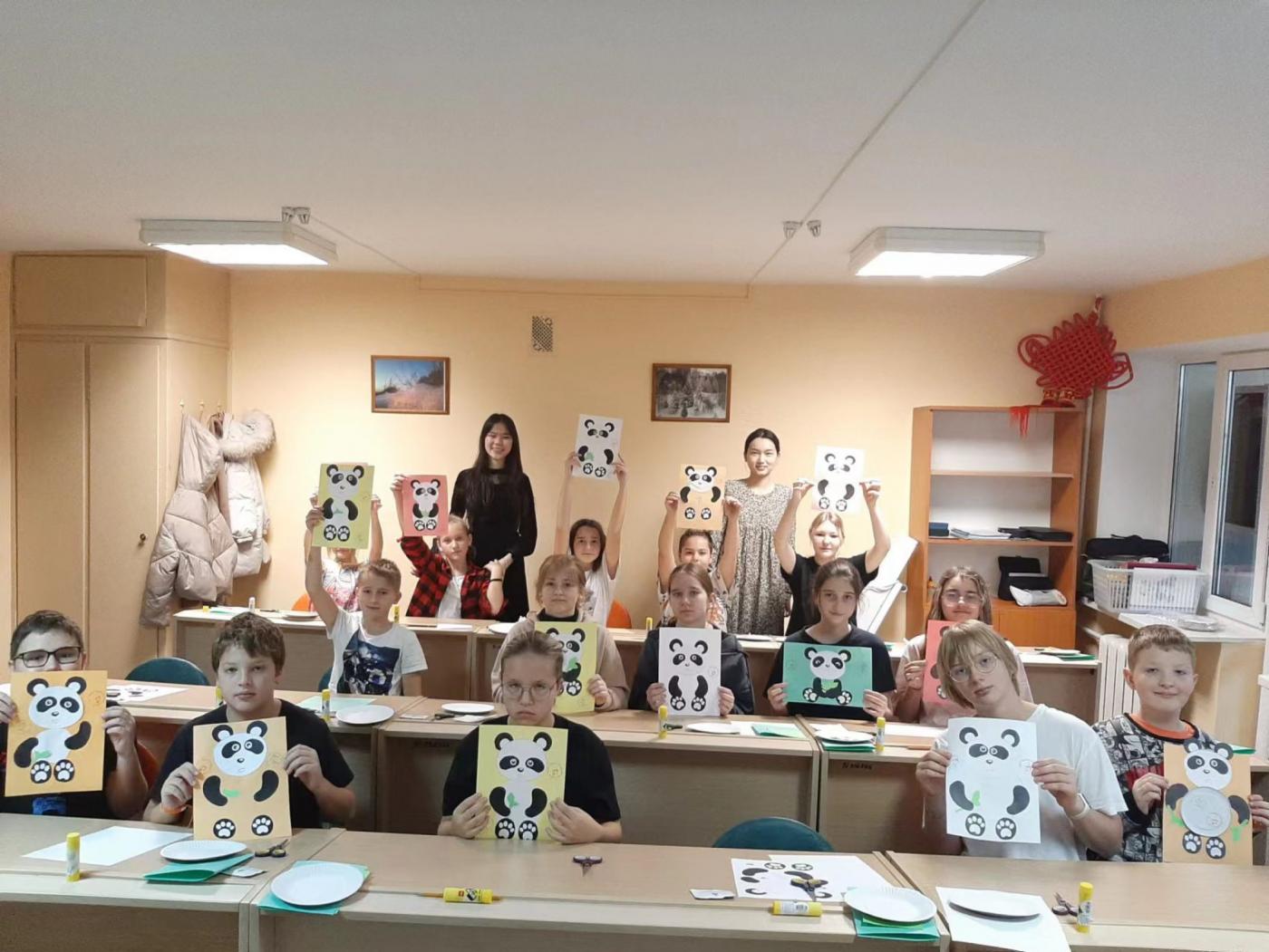 Впечатления слушателей Центра китайского языка и культуры ИКНТ БНТУ на базе Школы китайского языка учителя Вэй об осенней каникулярной смене «Китай без границ»